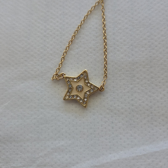Tory Burch Necklace Kira 18K-Gold-Plated Crystal Star Pendant Necklace NWT $98 - Picture 1 of 9